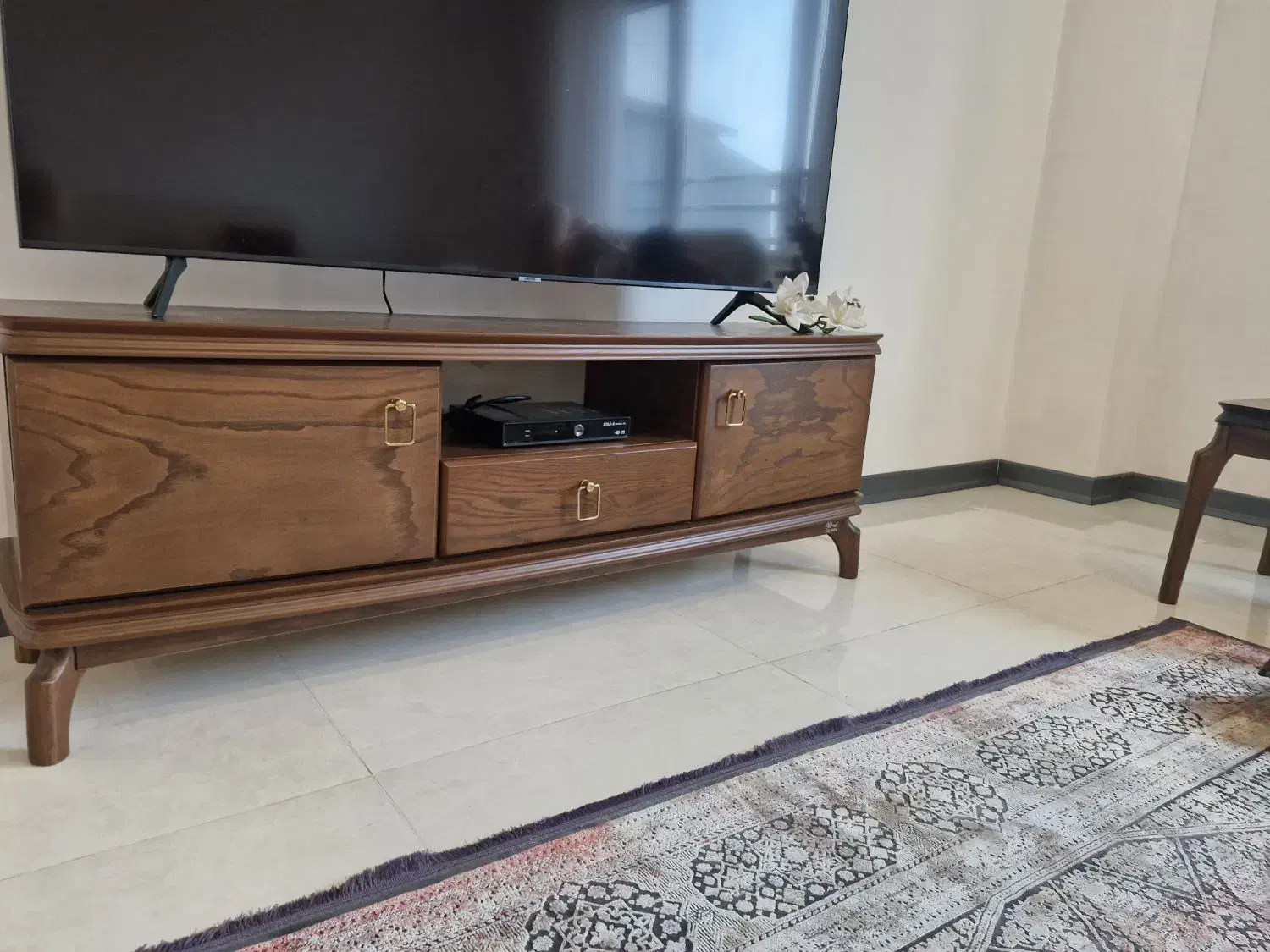میز تلویزیون مدرن بسیار شیک|میز تلویزیون|بندر انزلی, ساحل قو|دیوار
