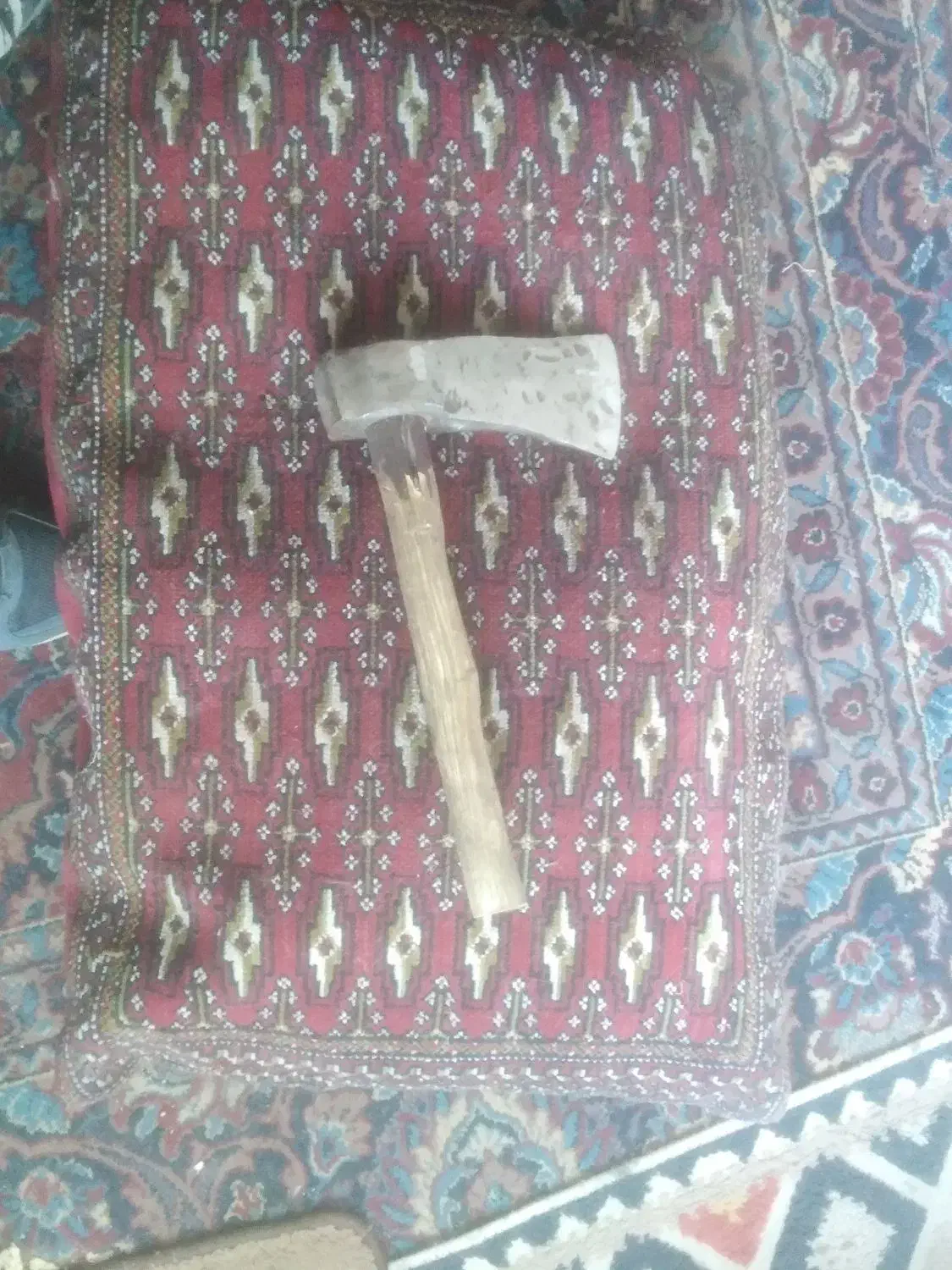 تبر قدیمی حدود 60 ال 70 ساله|کلکسیون اشیاء عتیقه|اصفهان, هفتون|دیوار