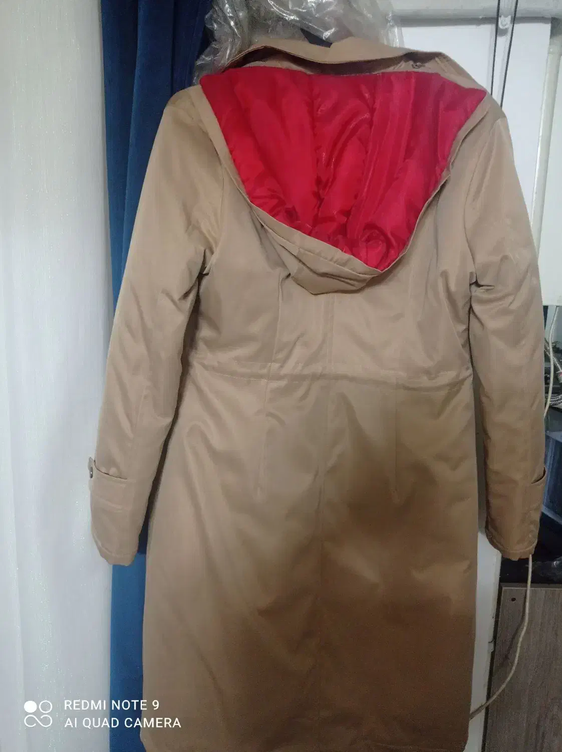 بارونی رنگ کرم زیبا نونوپوشیده نشده|لباس|اسلامشهر, شهرک سالور|دیوار