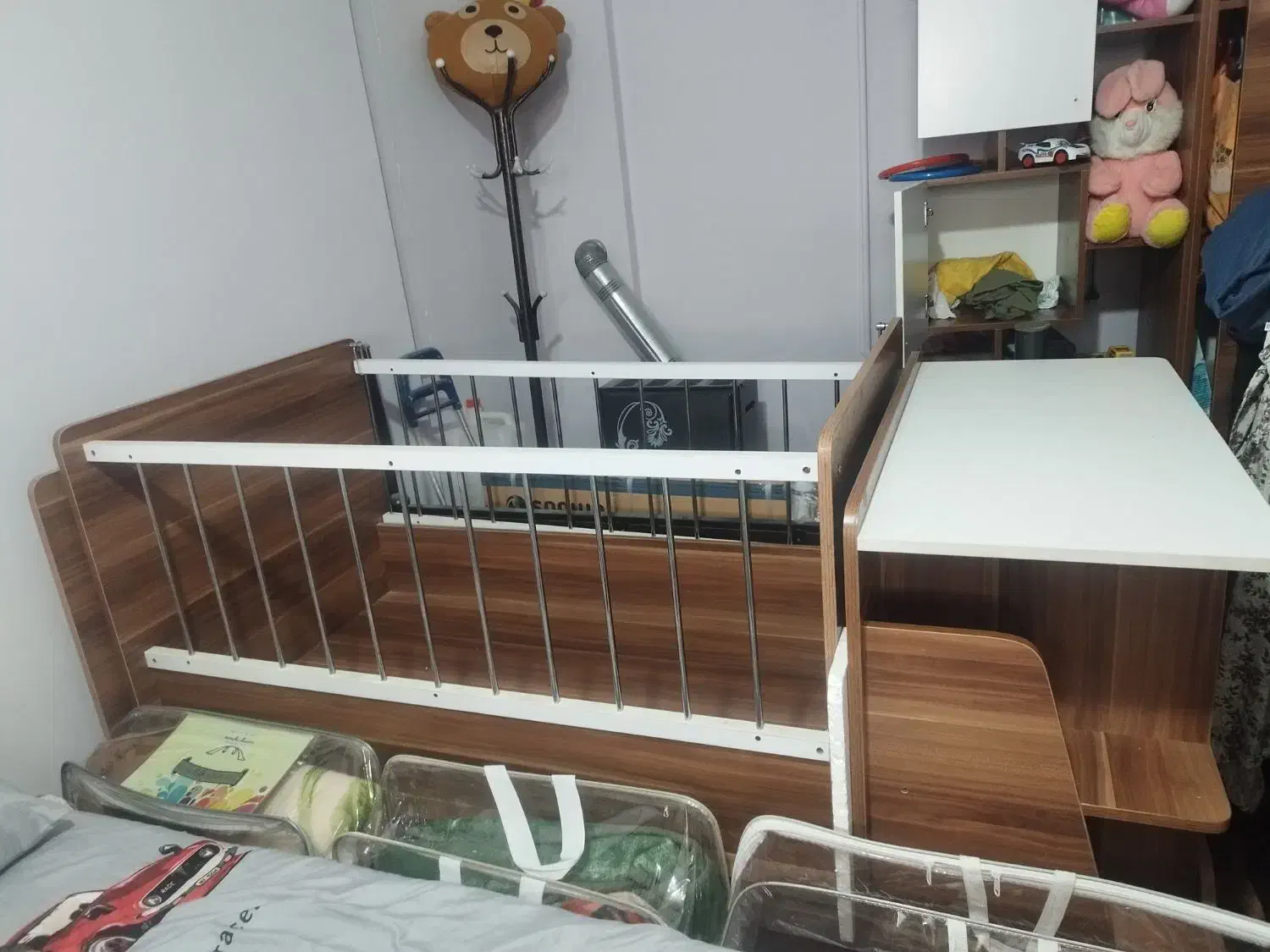 تخت کودک سه کاره|تخت و صندلی بچه|سمنان, |دیوار