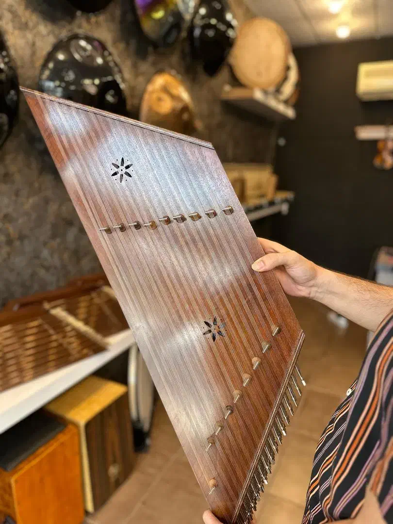 سنتور زرین|سازهای سنتی|دزفول, |دیوار