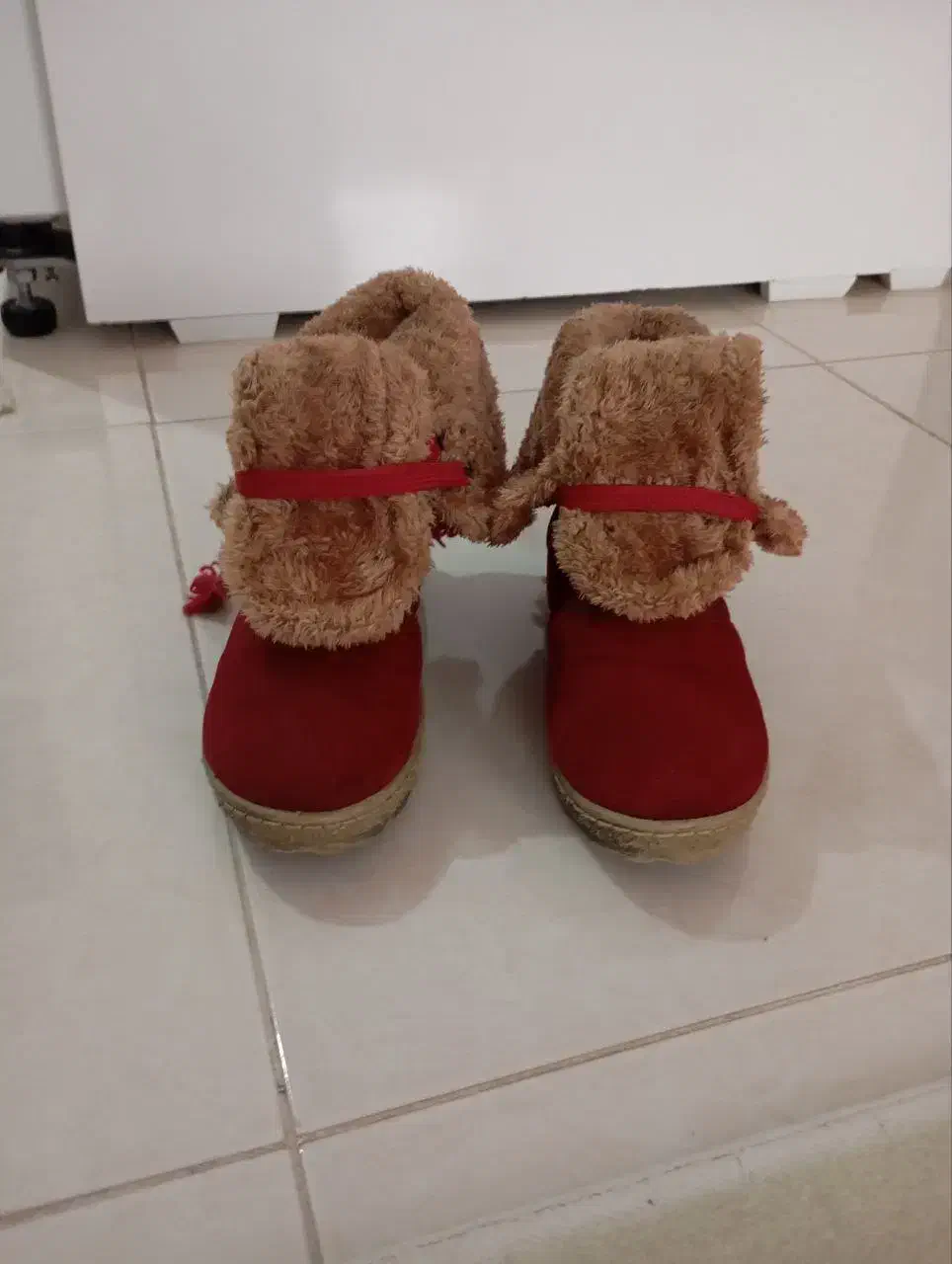 چکمه دخترانه|کیف، کفش، کمربند|نیشابور, گمنام غربی|دیوار