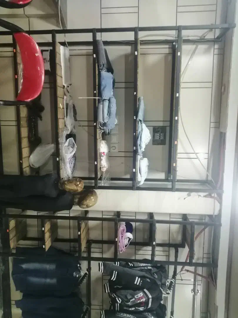 فروش کلیه وسایل مغازه بچه گانه|فروشگاه و مغازه|سردشت, |دیوار