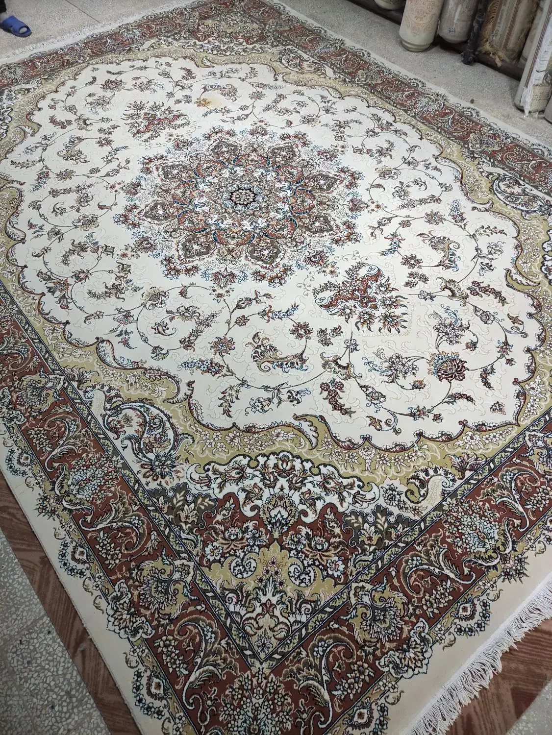 فرش ۵۰۰ شانه|فرش|کاشان, پارک لاله|دیوار