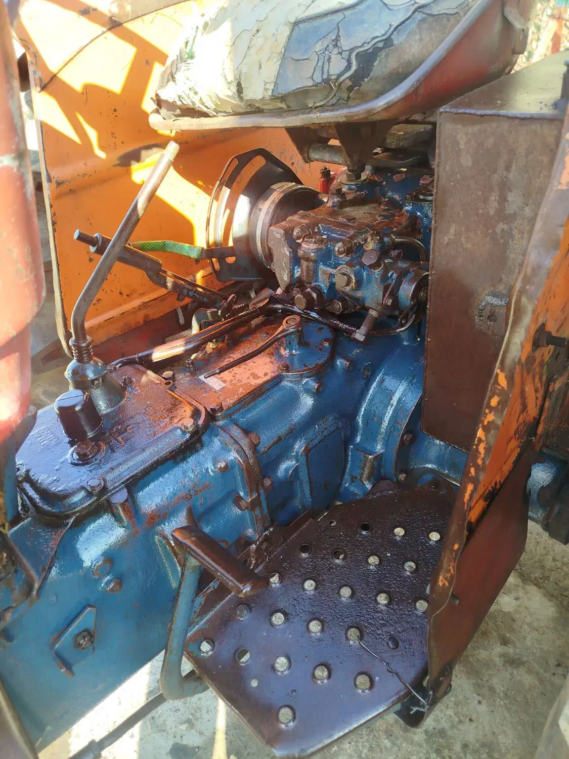 تراکتور فیات قرمز|خودرو سنگین|قائم‌شهر, |دیوار