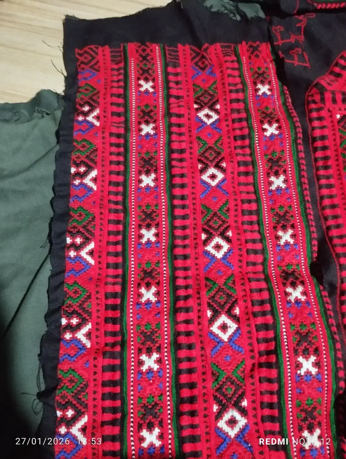 زی استین دو رنک|لباس|سراوان, |دیوار