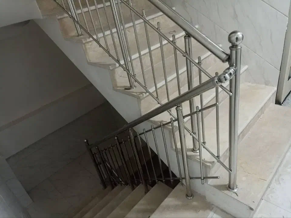 نرده استیل ساموین|خدمات پیشه و مهارت|ملایر, |دیوار