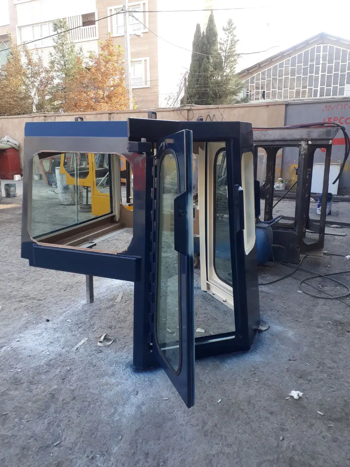 اتاق بلدوزر کوماتسو ۱۵۵ وکوماتسو ۱۲۰ و۹۰ و۴۰۰|قطعات یدکی و لوازم جانبی|آفتاب, |دیوار