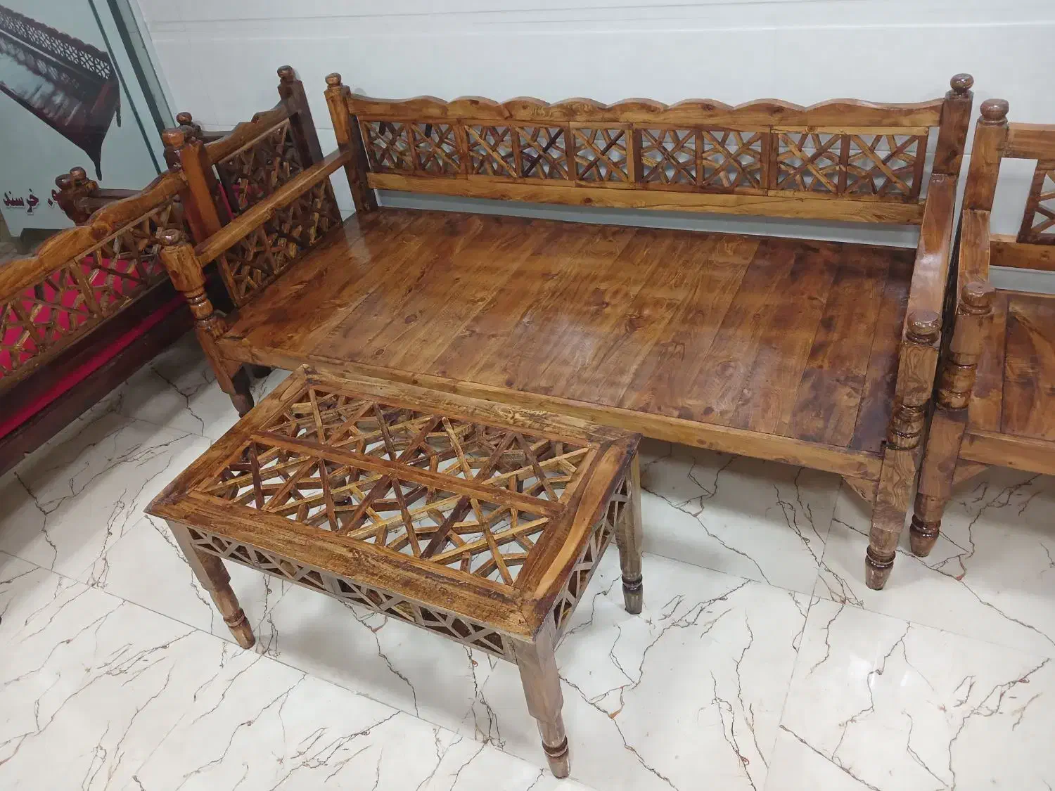 تخت سنتی چوبی گره چینی گیلان|مبلمان خانگی و میز عسلی|بندر انزلی, لیچارگی حسن رود|دیوار