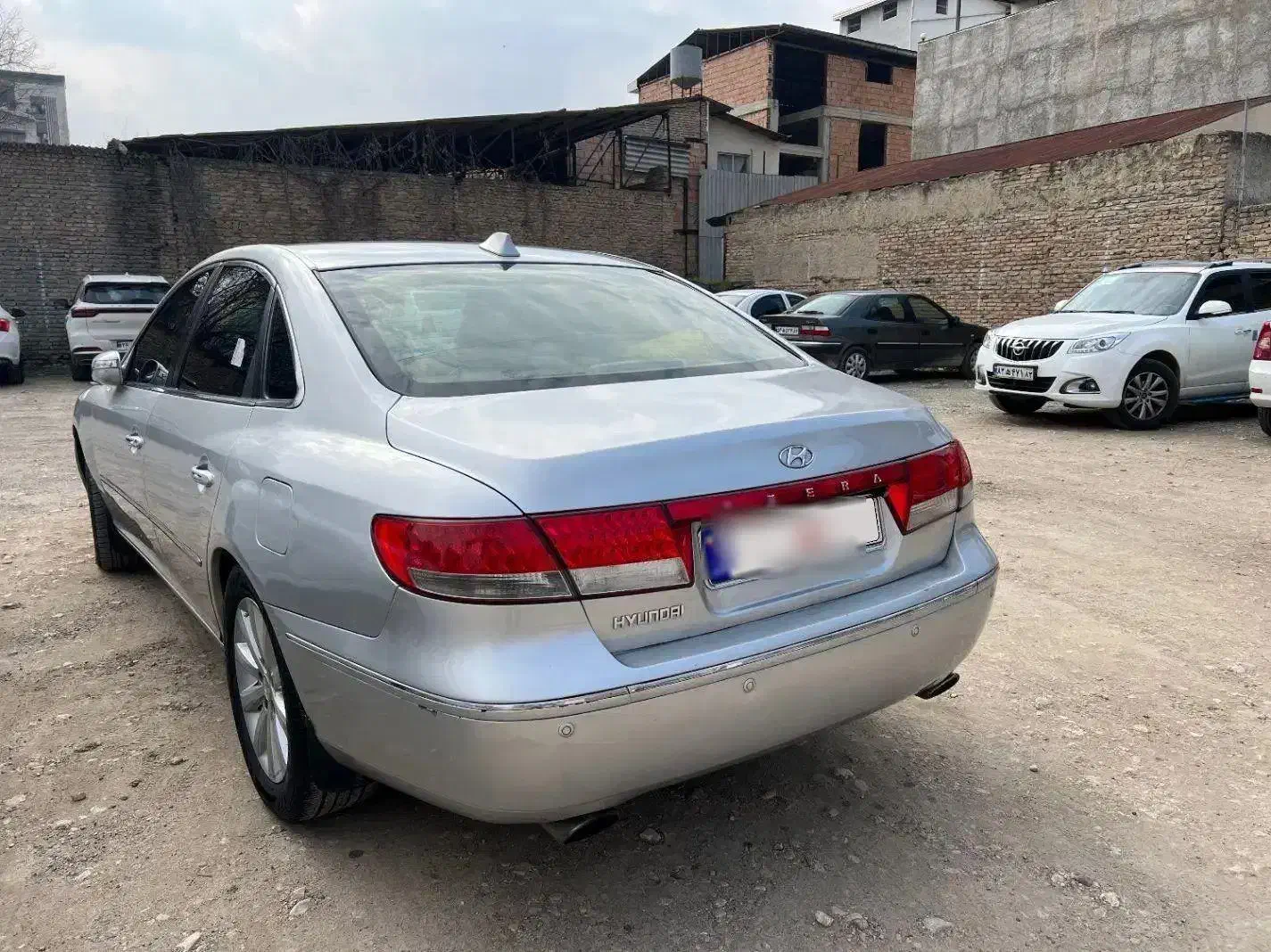 آزرا 2009 نقره ایی|خودرو سواری و وانت|بهشهر, |دیوار