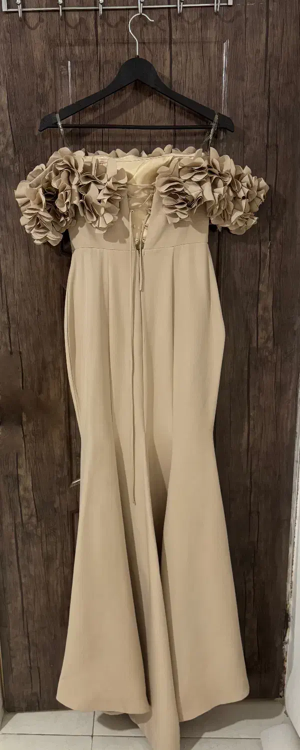 لباس مجلسی|لباس|مشهد, الهیه|دیوار