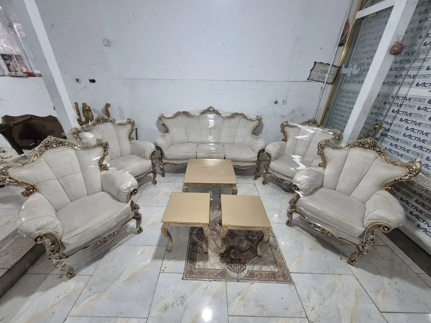 مبل سلطنتی ۷نفره بامیز وعسلی|مبلمان خانگی و میز عسلی|اندیشه, اندیشه فاز ۳|دیوار