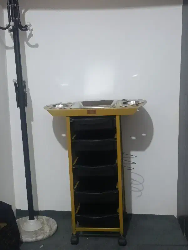 ترولی|آرایشگاه و سالنهای زیبایی|ارومیه, |دیوار