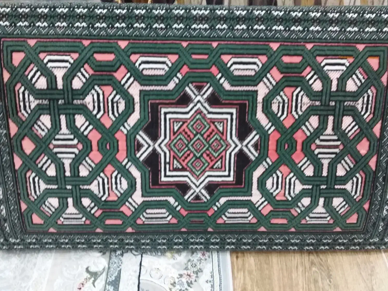 سه عدد پشتی دیواری|پشتی|رشت, پاره بیجار|دیوار