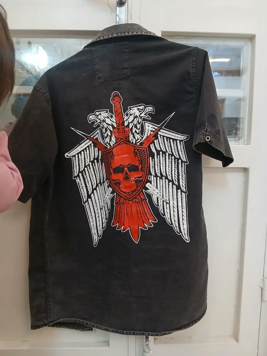 پیراهن مردانه|لباس|نیشابور, گنبد سبز|دیوار