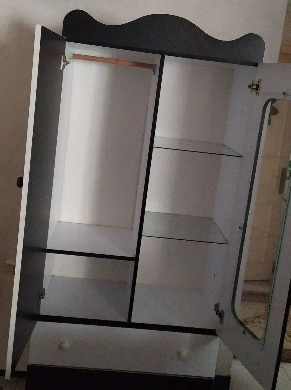 کمد دیواری نوجوان  رنگ سیاه و سفید و  میز تحریر|تخت و سرویس خواب|رشت, استادسرا|دیوار