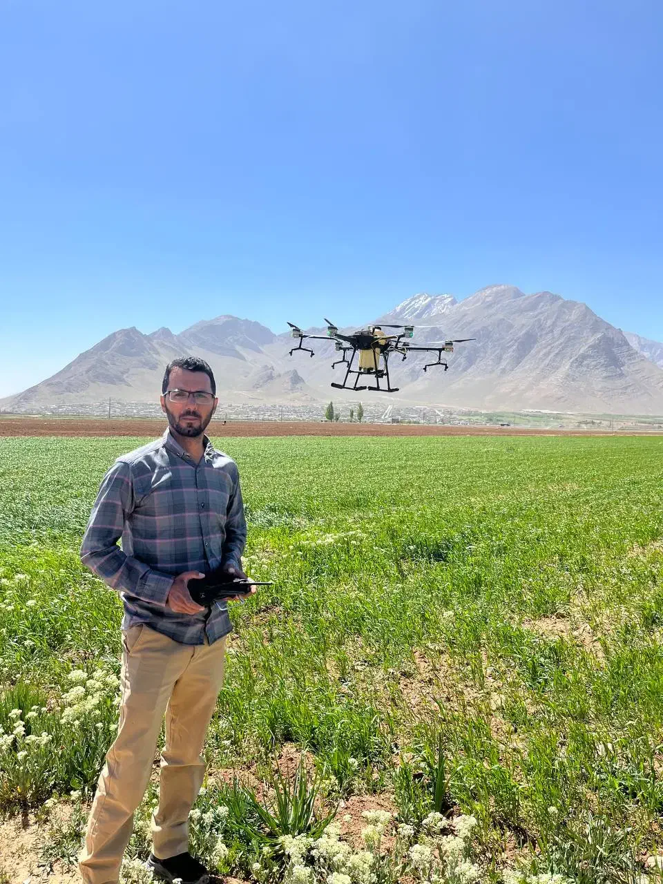 سم پاشی با پهپاد|خدمات باغبانی و درختکاری|میناب, |دیوار