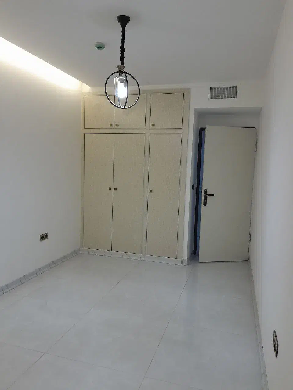 آپارتمان ۱۲۶متری نوساز.دروازه دولت.پیچ شمرون