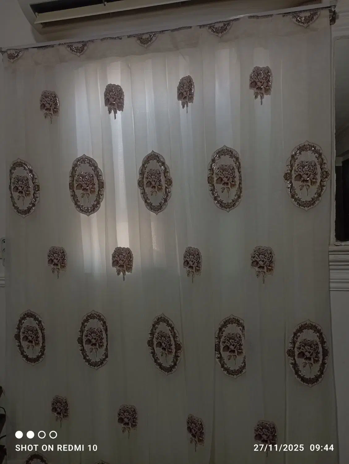 پرده پلیسه|پرده، رانر، رومیزی|زهک, |دیوار