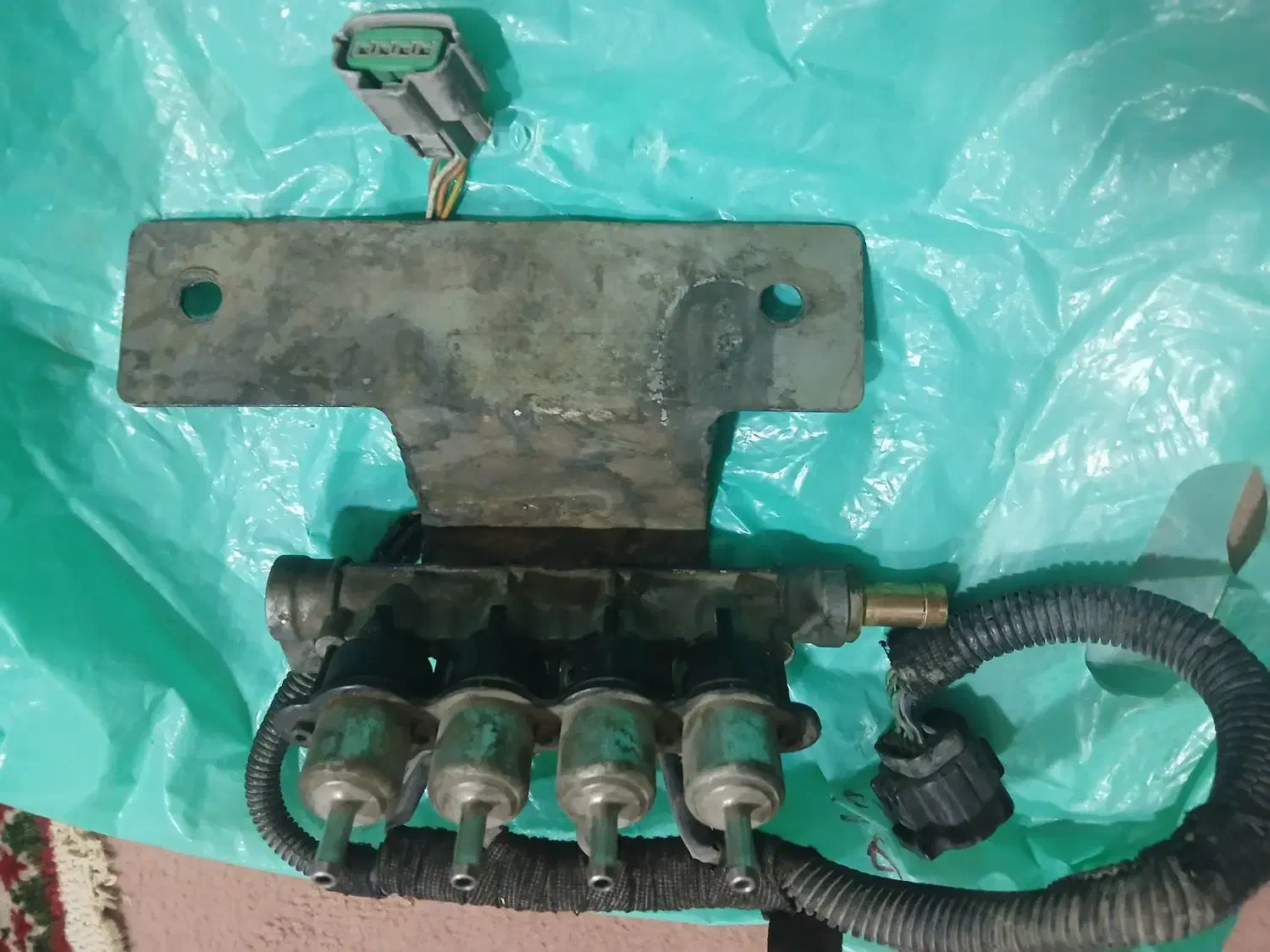 سوزن گاز نیسانی|قطعات یدکی و لوازم جانبی|قم, باغ اشرافی|دیوار