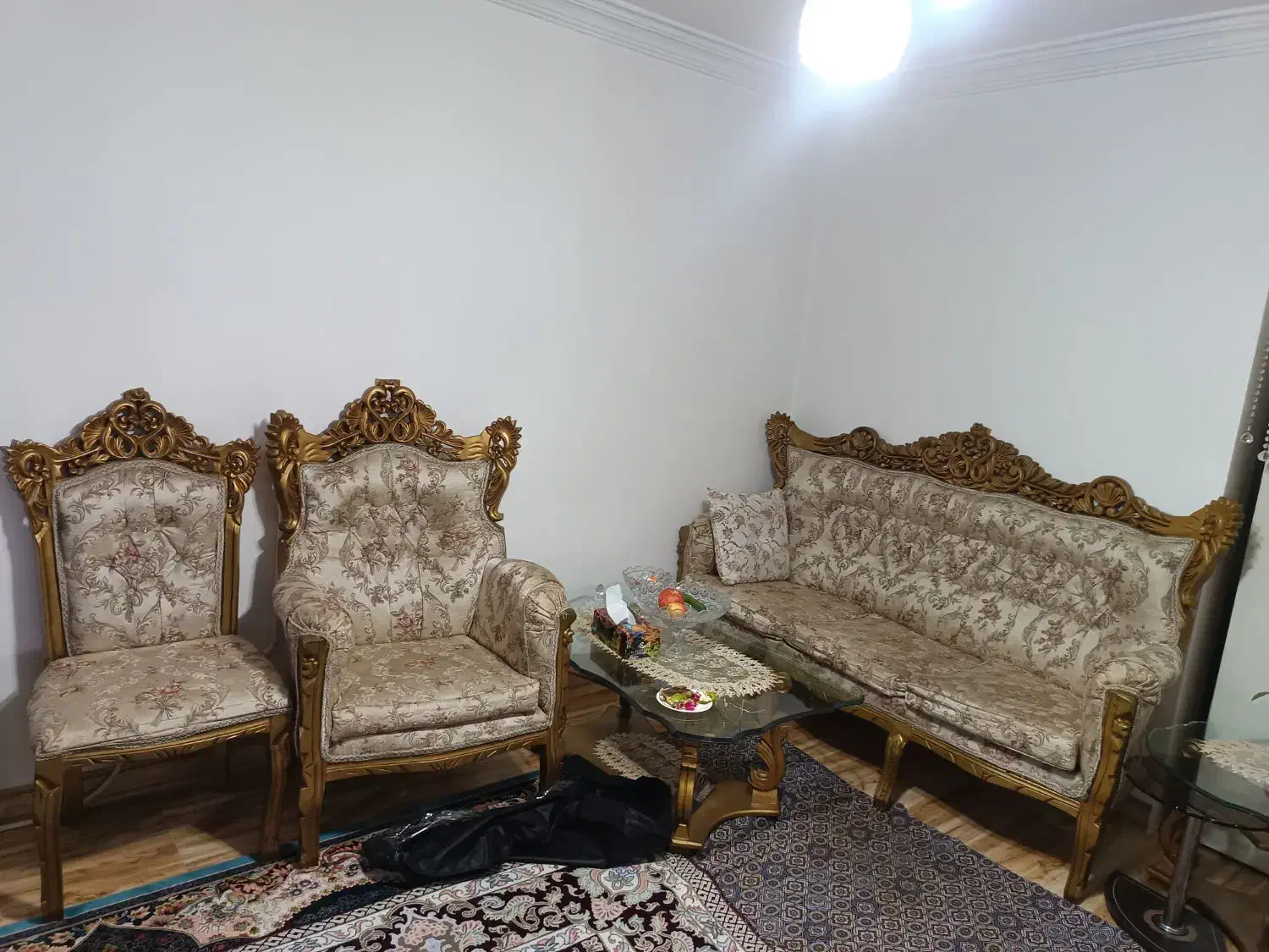 مبل سلطنتی|مبلمان خانگی و میز عسلی|رشت, انصاری|دیوار
