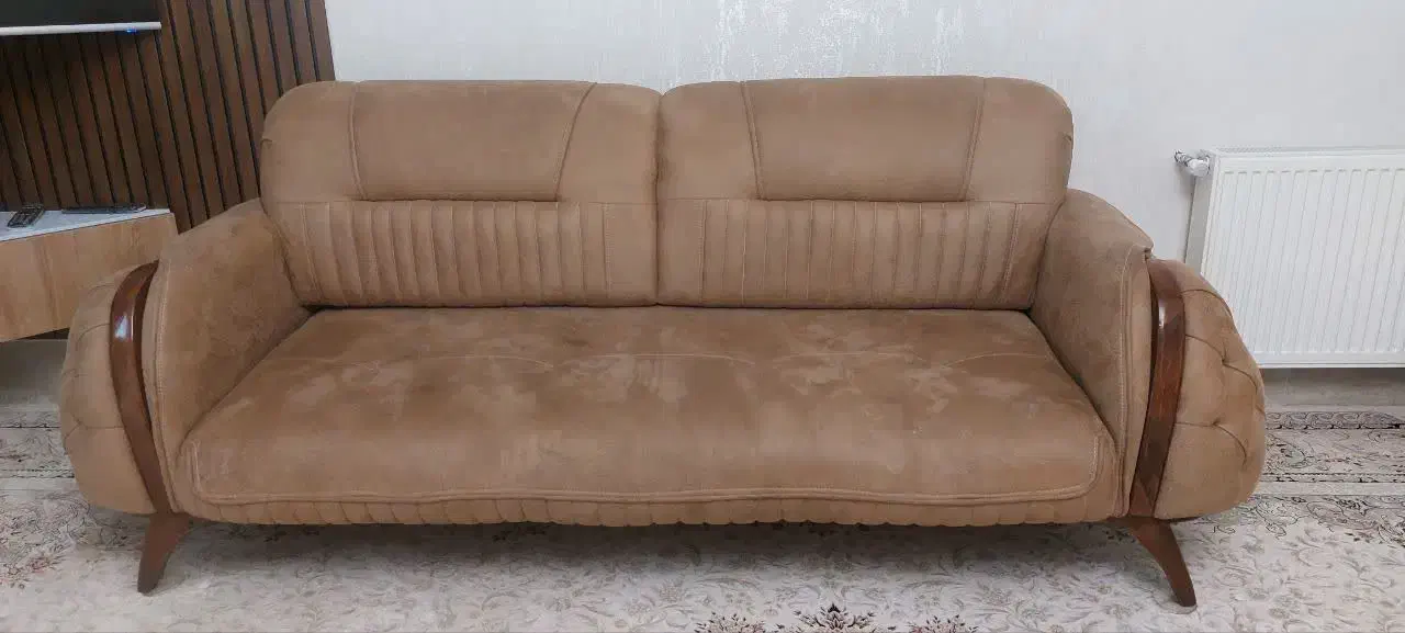 مبل تخت شو شرکتی کاملا نو همراه با دو عدد کوسن|مبلمان خانگی و میز عسلی|آران و بیدگل, |دیوار