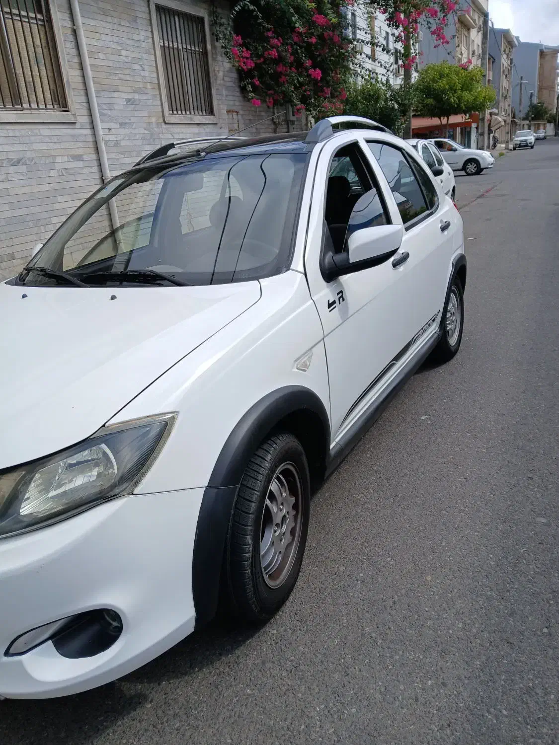 خودرو کوییک ار سفیدومشکی مدل۹۹|خودرو سواری و وانت|رشت, بوسار|دیوار