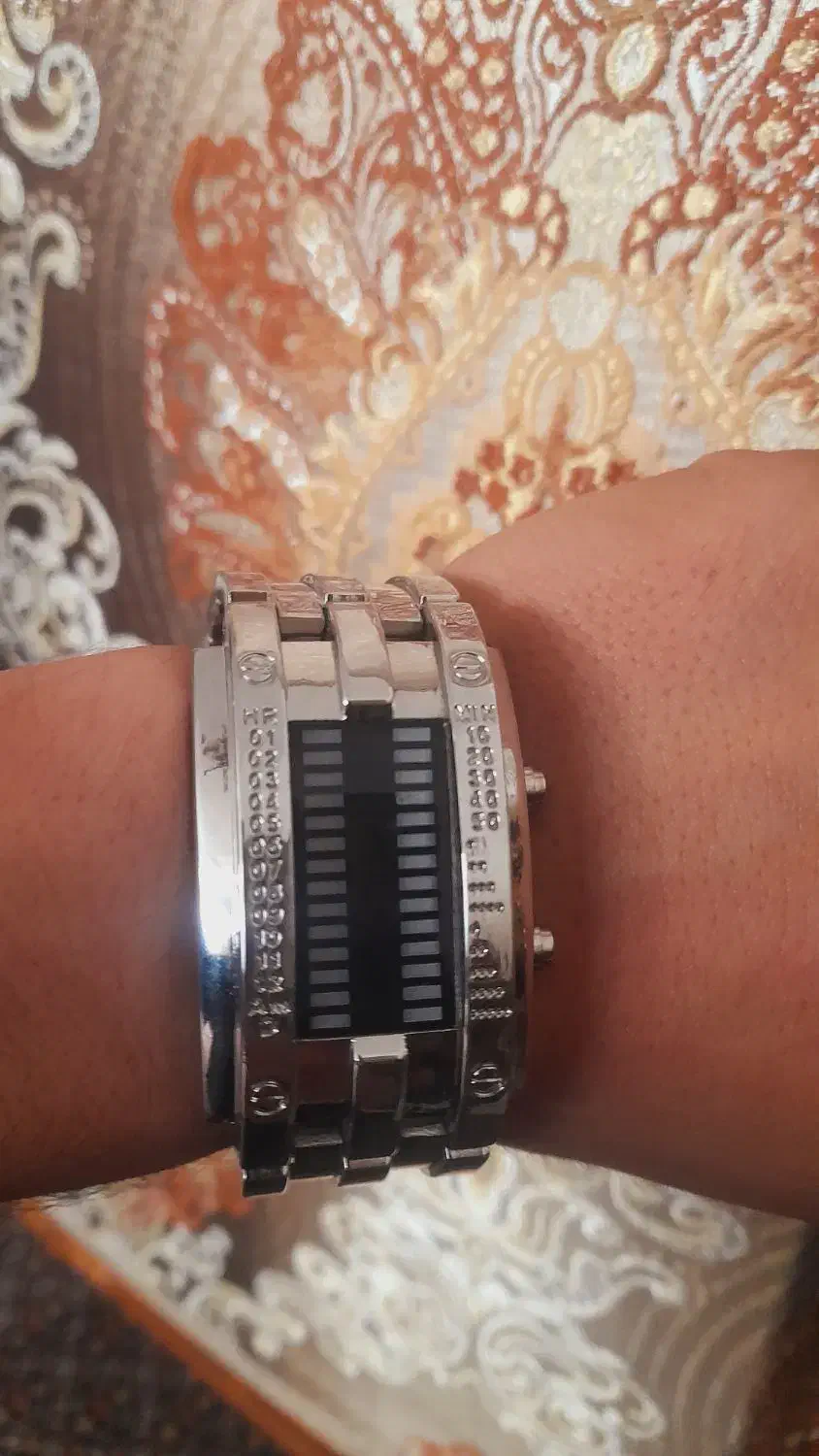 ساعت ال ای دی|ساعت|تبریز, |دیوار