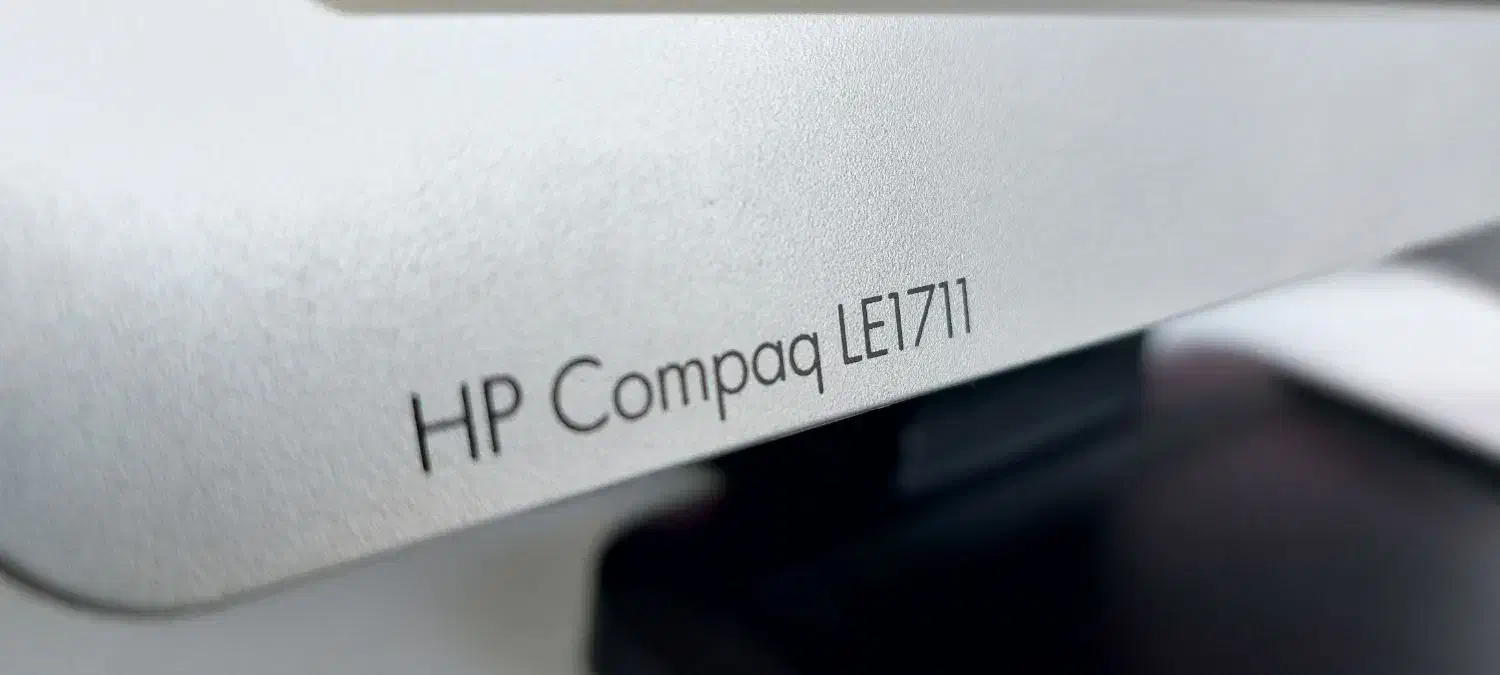 مانیتور 17 Hp|قطعات و لوازم جانبی رایانه|مشهد, گوهرشاد|دیوار