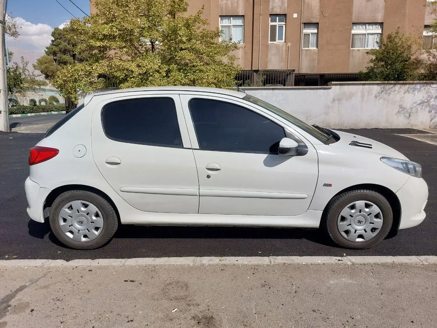 ۲۰۷ اتوماتیک سقف فلز، فرمان برقی|خودرو سواری و وانت|تهران, مجیدیه|دیوار