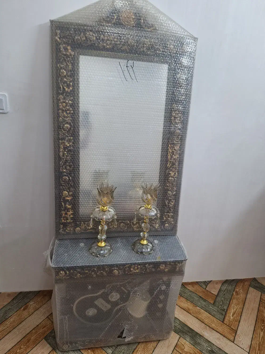 آینه شمعدان|بوفه، ویترین، کنسول|نجف‌آباد, گلدشت|دیوار