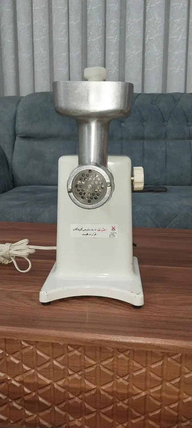 چرخ گوشت و ابمیوه گیری قدیمی و سالم|سایر لوازم برقی|تهران, خانی‌آباد|دیوار