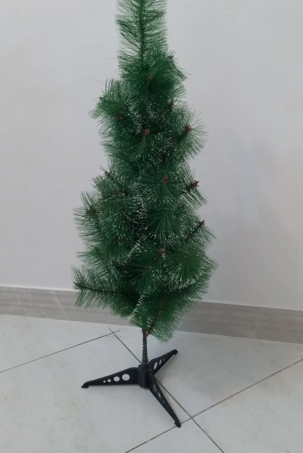 درختچه کریسمس نوک برفی ۶۰سانتی در حد نو|گل مصنوعی|بندر انزلی, معلم|دیوار