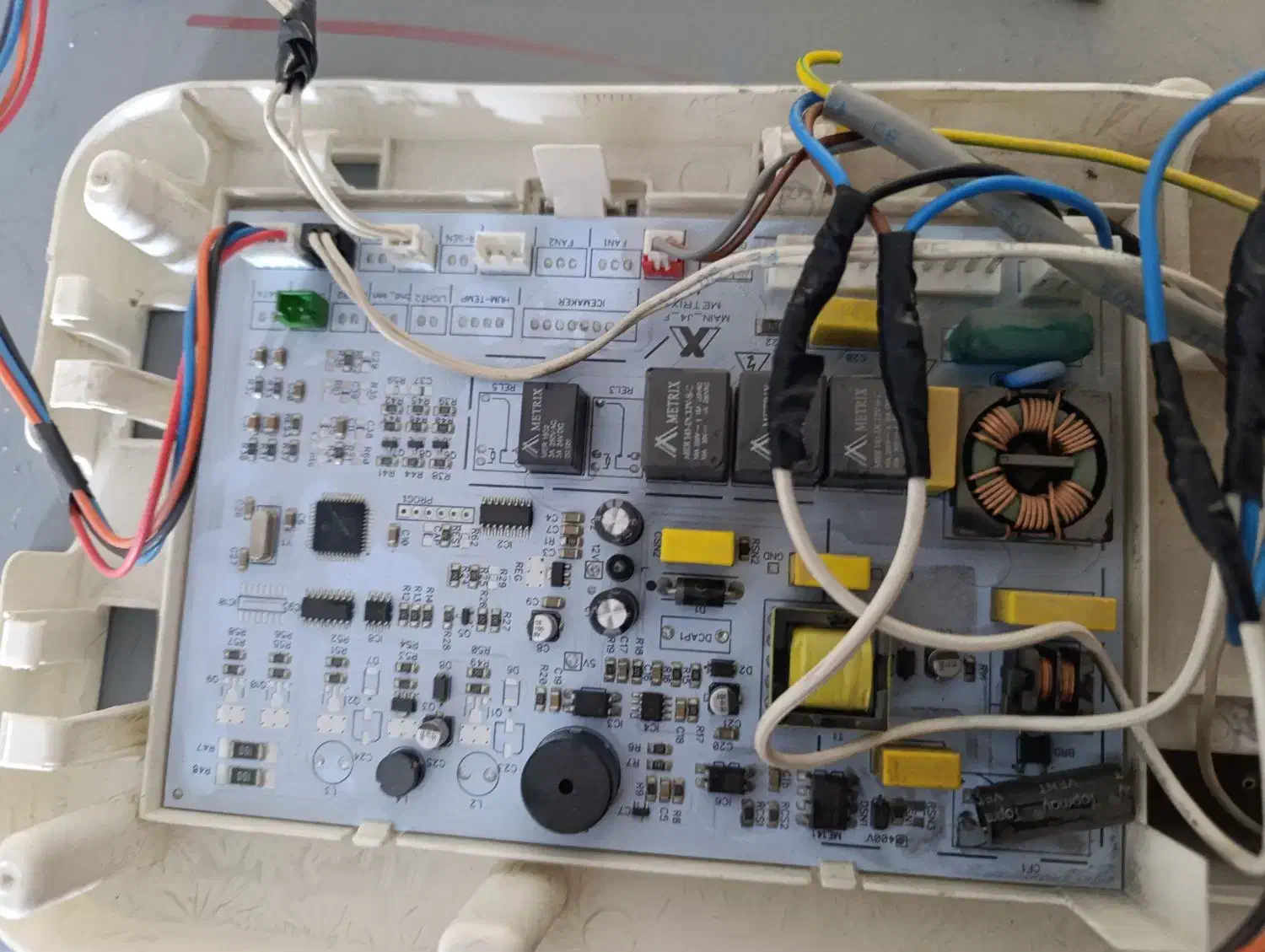 نصاب تعمیرات تعمیرکاریخچال اسپیلت لباسشویی یخساز|خدمات پیشه و مهارت|تهران, سعادت‌آباد|دیوار