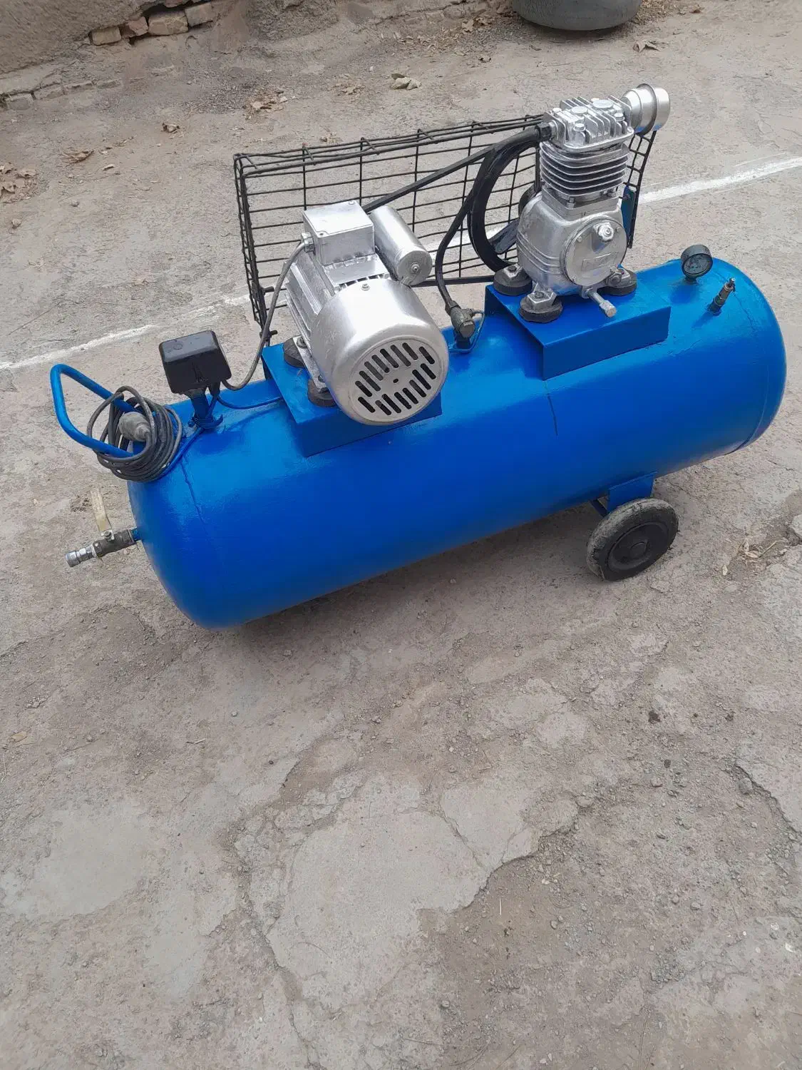 پمپ باد ۲۵۰ لیتری|ابزارآلات|جوین, |دیوار