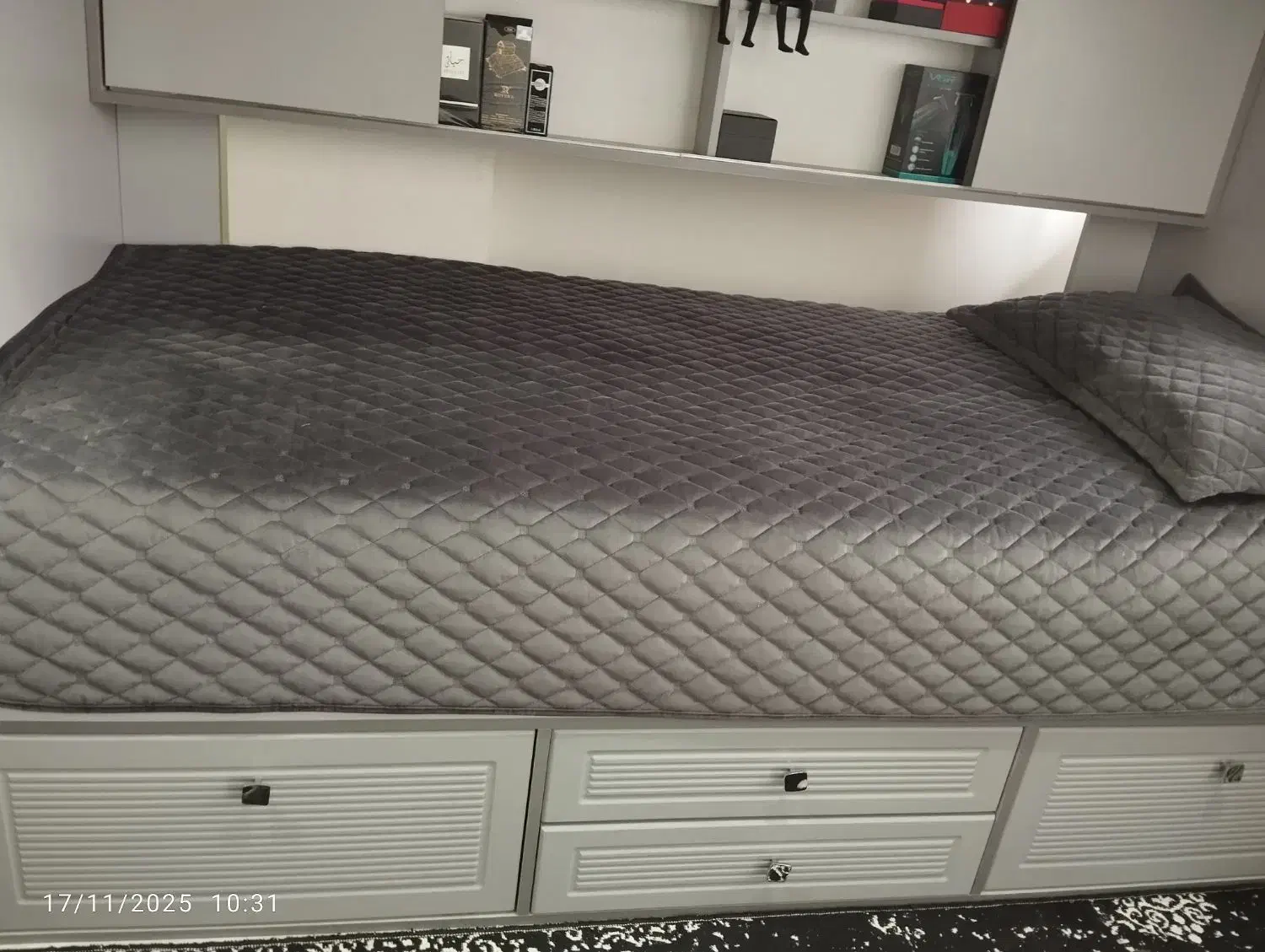 تخت دوطبقه جوان .|تخت و سرویس خواب|تهران, والفجر (افسریه)|دیوار