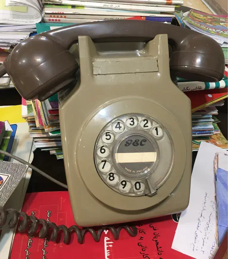 تلفن دیواری اصل انگلیس|کلکسیون اشیاء عتیقه|اردبیل, |دیوار