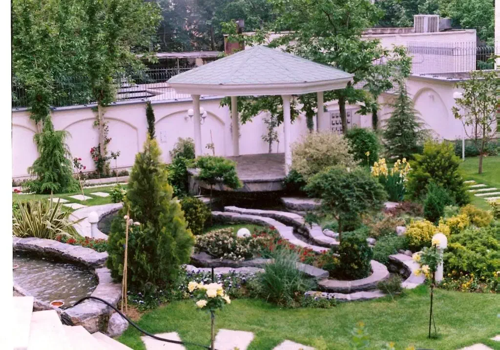 خدمات باغبانی کاشت درختکاری کوددهی هرس  گلکار|خدمات باغبانی و درختکاری|لواسان, |دیوار