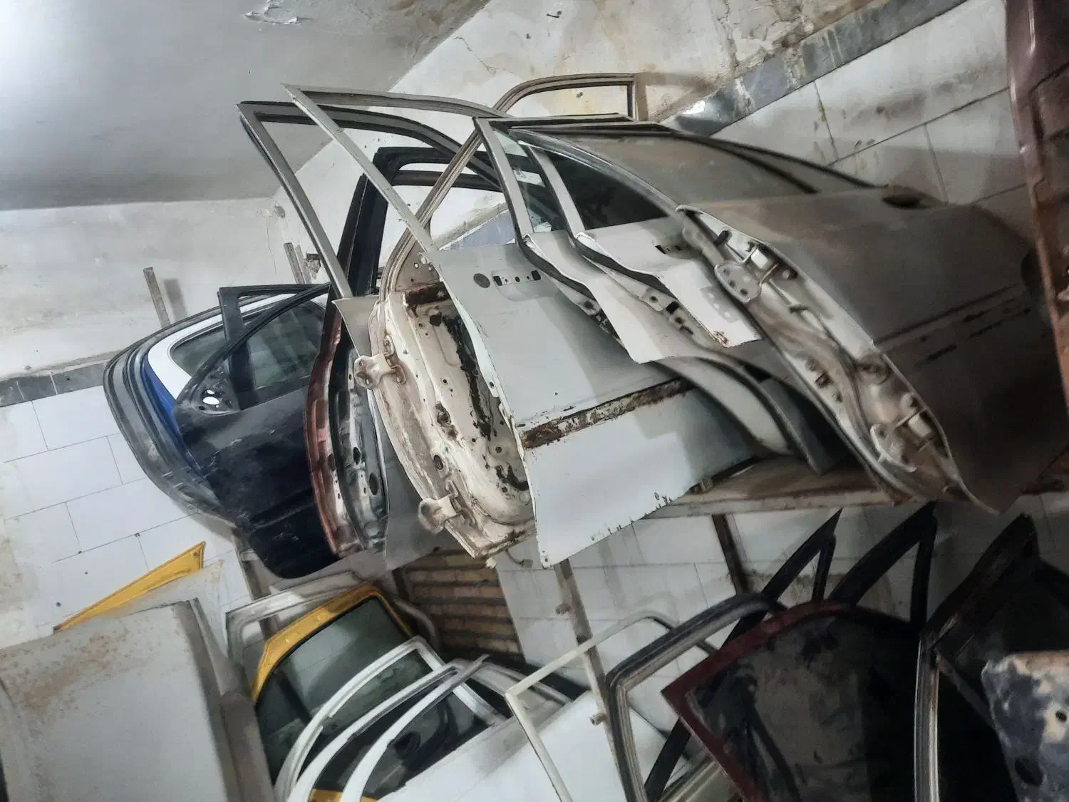 استوک قطعات بدنه.سقف و ستون کاپوت صندوق درب|قطعات یدکی و لوازم جانبی|اهواز, کمپلو جنوبی|دیوار