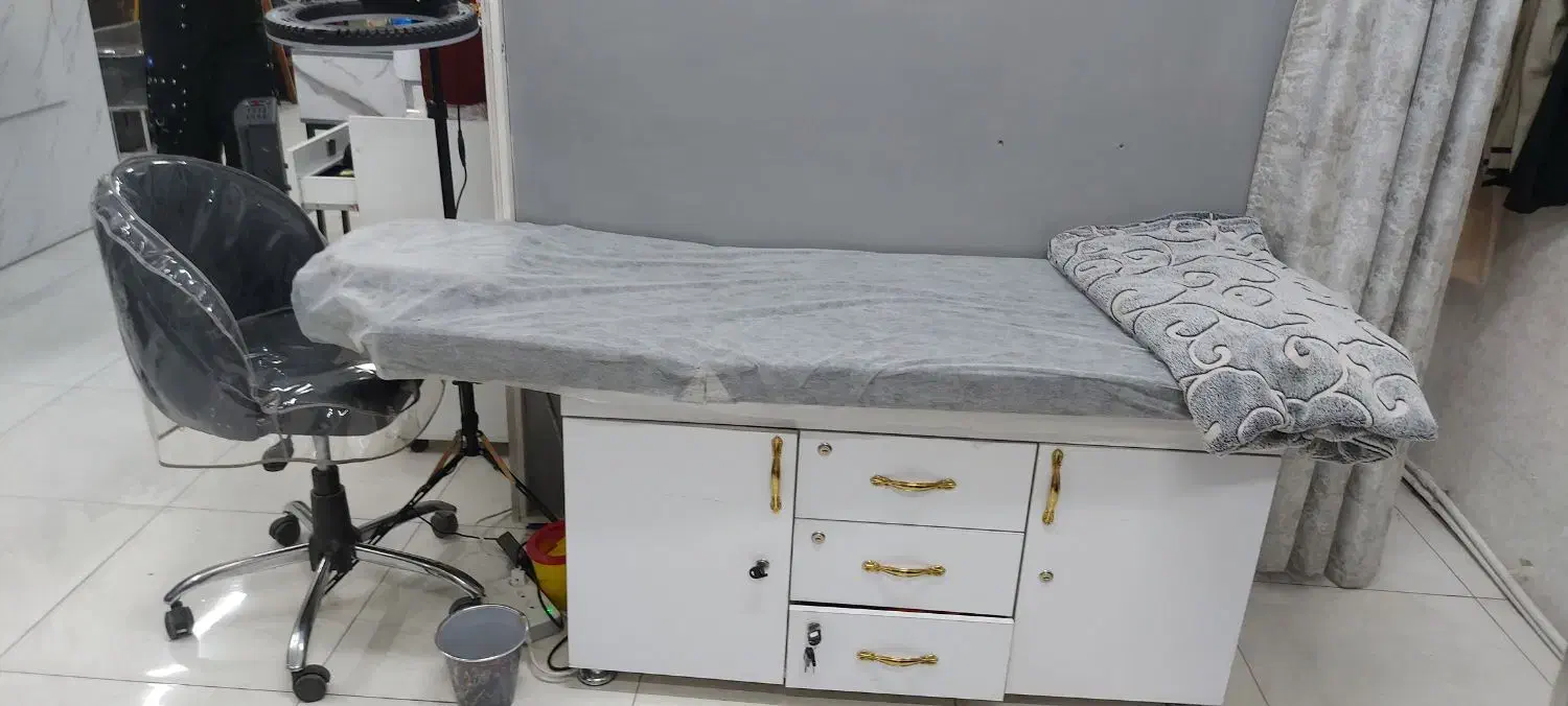 ناخن کار حرفه ای ومژه کار حرفه ای|استخدام درمانی، زیبایی، بهداشتی|اسلامشهر, باغ فیض|دیوار