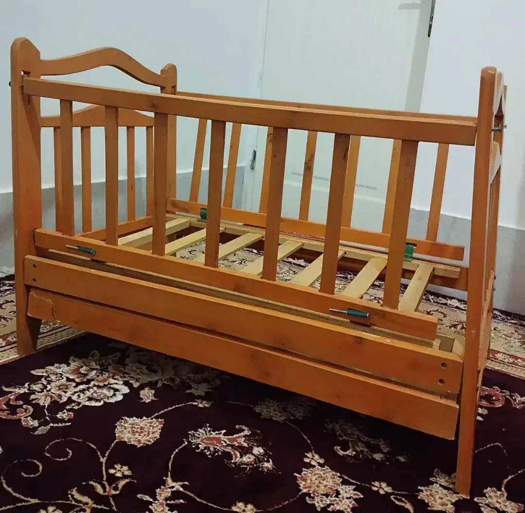 تخت گهواره ای|تخت و صندلی بچه|داراب, |دیوار