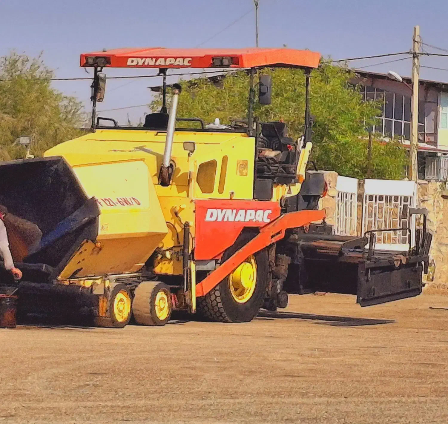 (اجاره )فینیشر غلطک آسفالت فنیشر قیرپاش غلتک|خدمات پیشه و مهارت|شیراز, فرهنگ شهر|دیوار
