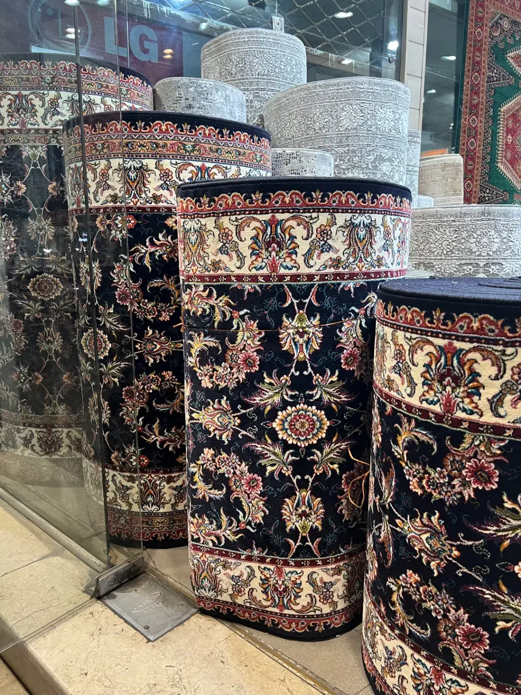 فرش سرمه ای ۷۰۰شانه|فرش|کرج, حصارک بالا|دیوار