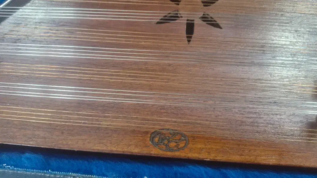 فروش سنتور همراه کیف و متعلقات|سازهای سنتی|کاشان, کارگر|دیوار