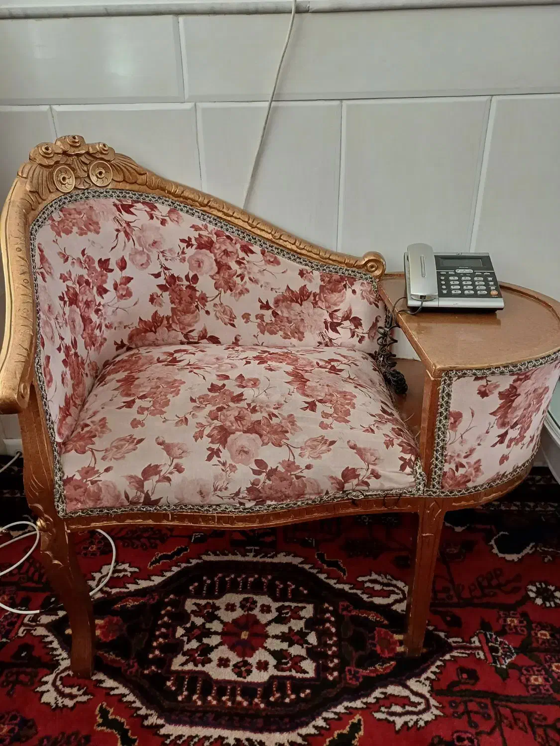 میز تلفن بسیارزیبا|میز تلفن|قم, قلعه کامکار|دیوار