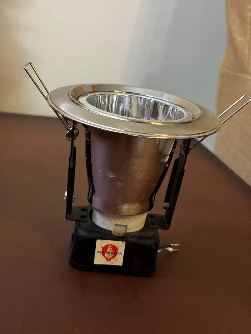 ۴۰ عدد چراغ هالوژن|لامپ و چراغ|کرمان, |دیوار