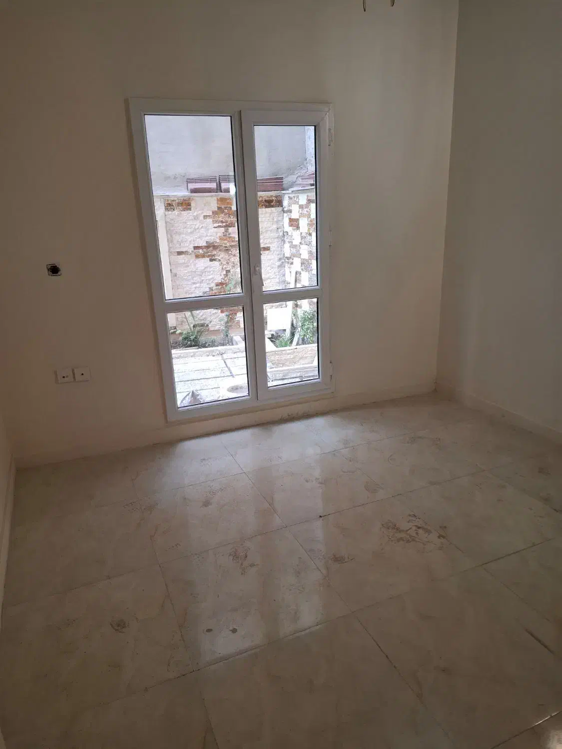 ۹۳ متر نزدیک مترو با حیاط اختصاصی خیابان دامپزشکی