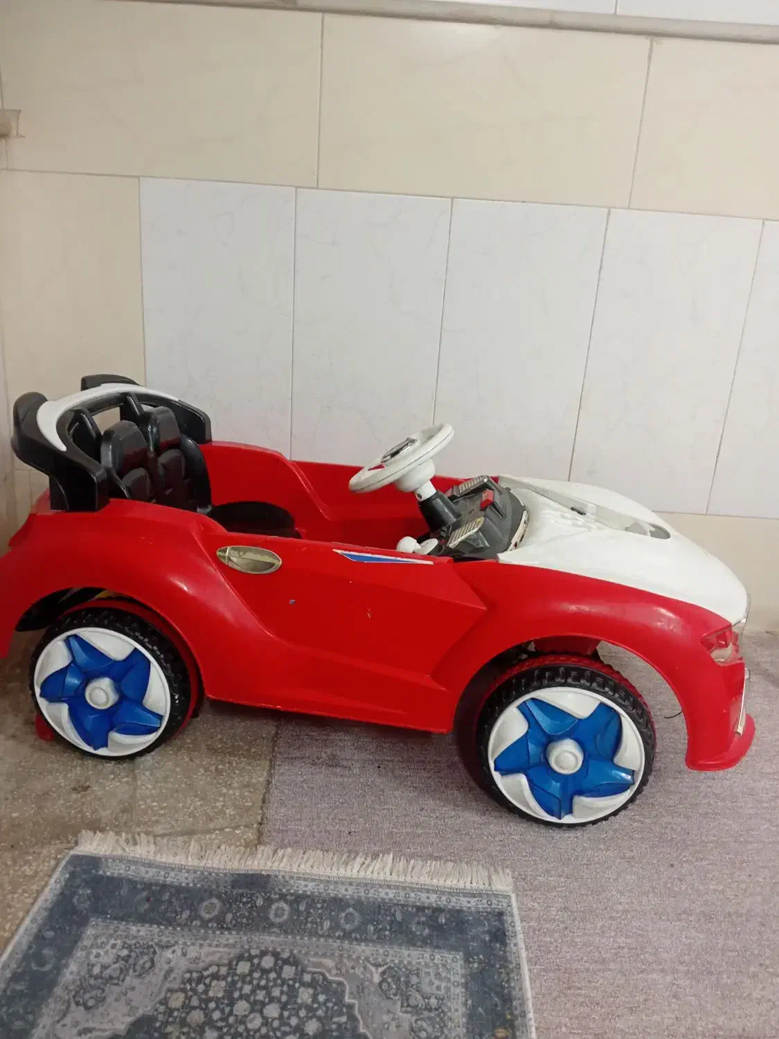 ماشین شارژی در حد نوع|اسباببازی|قم, هفت تیر|دیوار