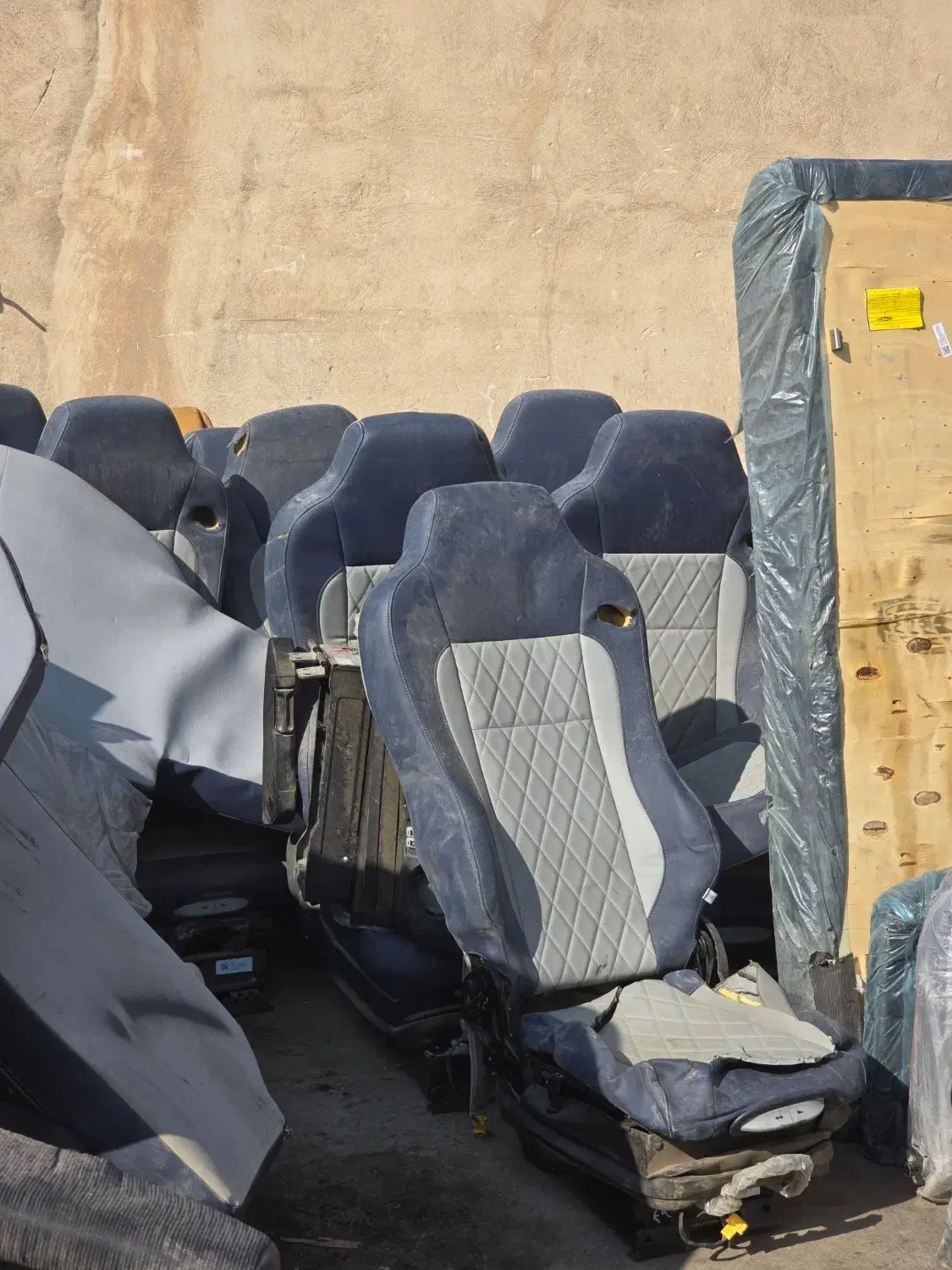 صندلی ایسوزو شیلر فورس|قطعات یدکی و لوازم جانبی|ری, بیبی شهر بانو|دیوار