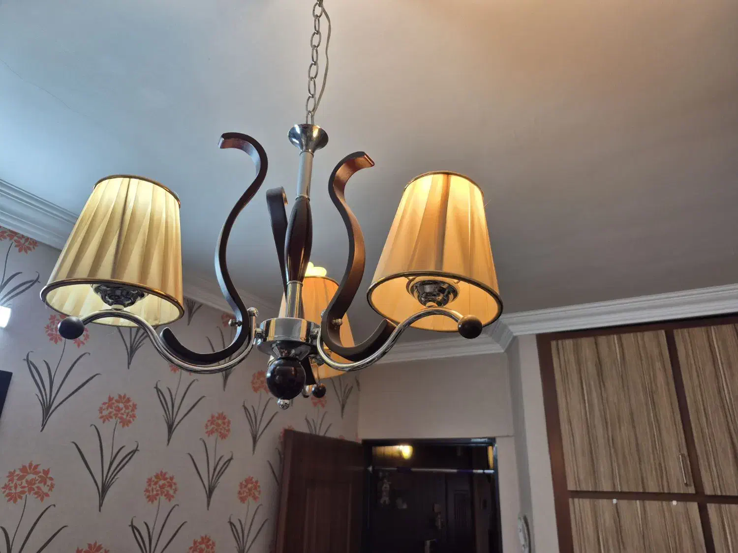 لوستر اتاق خواب ۳شاخه|لوستر و چراغ آویز|مشهد, آیت الله کاشانی|دیوار